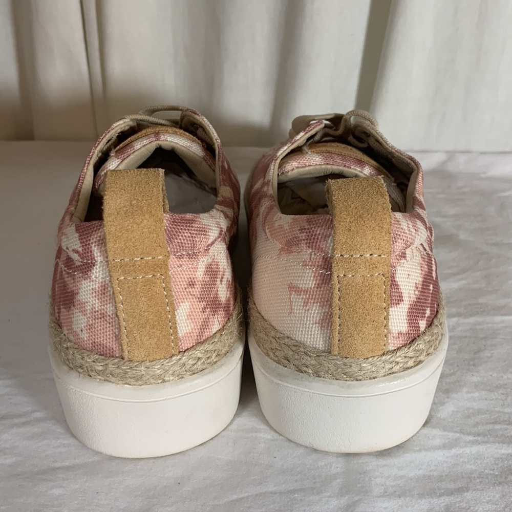 Spenco Orthopedic Comfort Tie Dye Sneakers, 5.5B - Picture 4 of 8